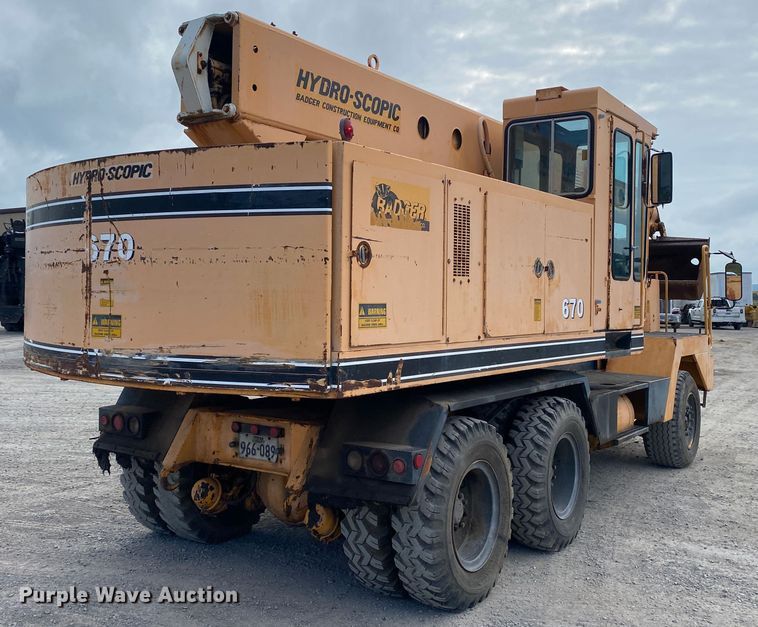 image for item DM4185 Badger 670  wheeled excavator