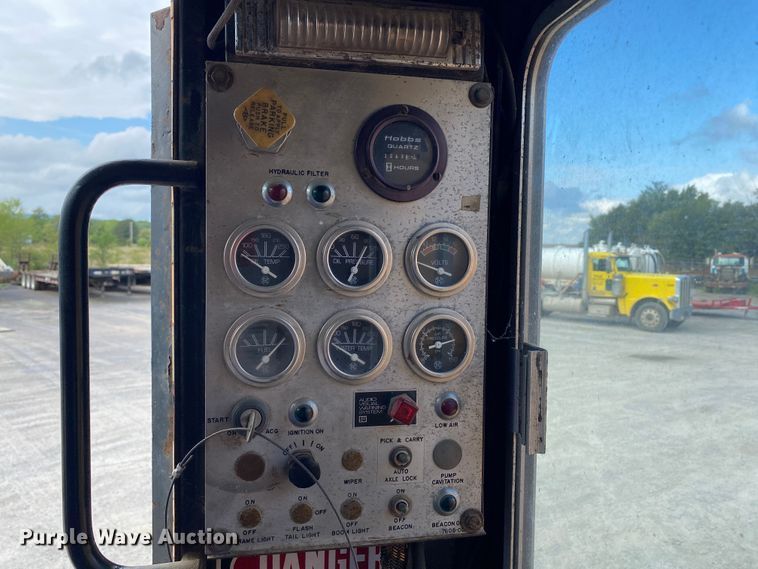 image for item DM4185 Badger 670  wheeled excavator