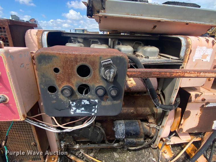 image for item DM4190 LeeBoy L8500T  paver