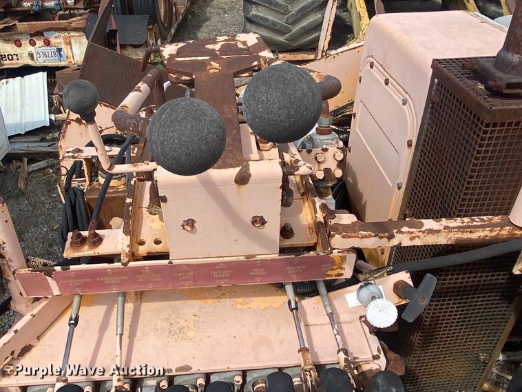 image for item DM4190 LeeBoy L8500T  paver