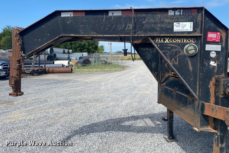 image for item DM4194 2009 Elite Trailers Dovetail-36  equipment trailer