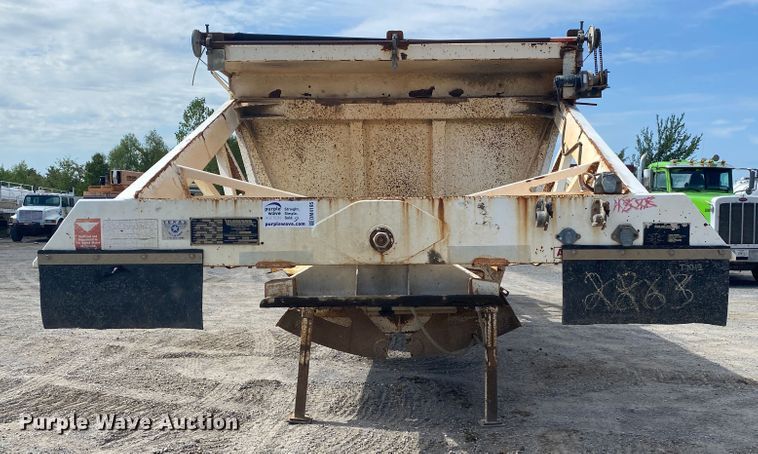 image for item DM4195 2002 Flowboy  bottom dump trailer