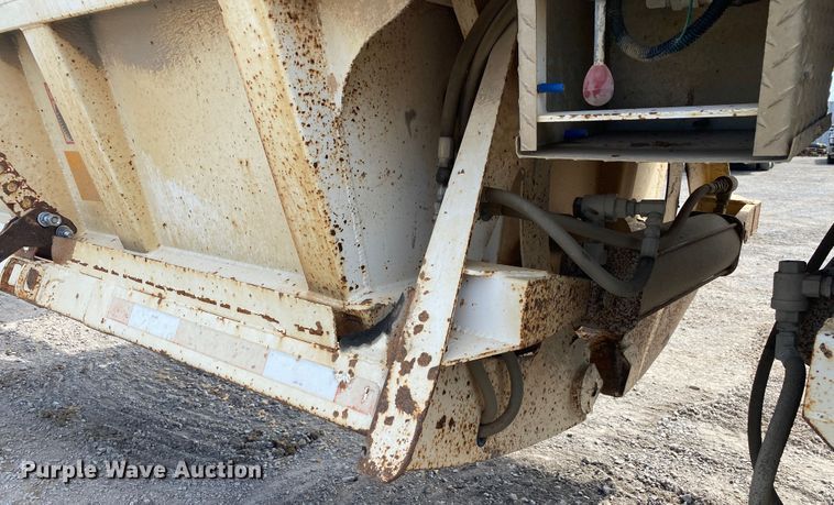 image for item DM4195 2002 Flowboy  bottom dump trailer