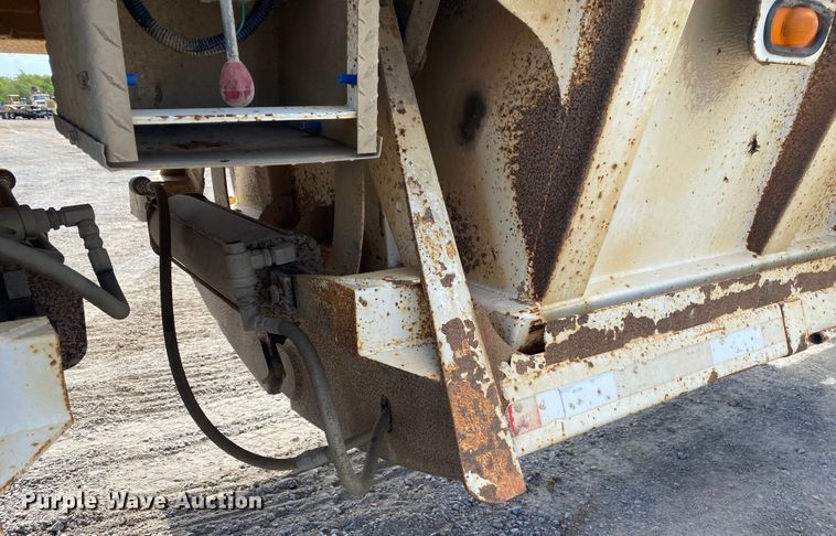 image for item DM4195 2002 Flowboy  bottom dump trailer