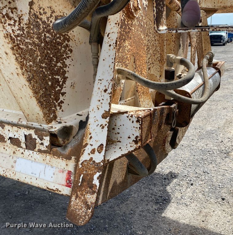 image for item DM4195 2002 Flowboy  bottom dump trailer