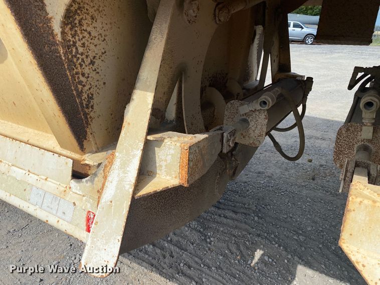 image for item DM4195 2002 Flowboy  bottom dump trailer