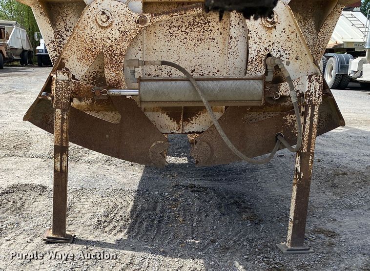 image for item DM4195 2002 Flowboy  bottom dump trailer