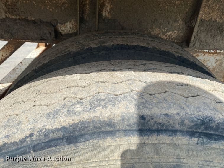 image for item DM4195 2002 Flowboy  bottom dump trailer