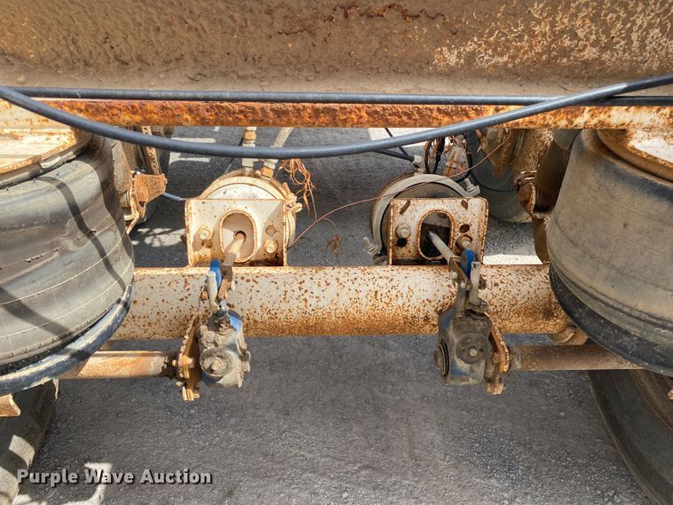 image for item DM4195 2002 Flowboy  bottom dump trailer