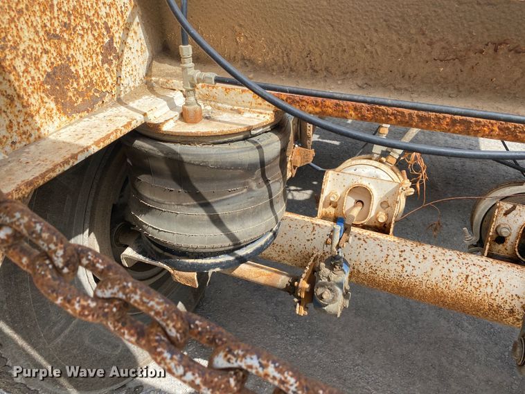 image for item DM4195 2002 Flowboy  bottom dump trailer