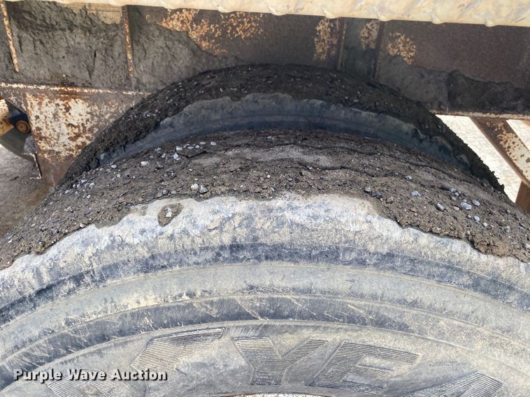 image for item DM4195 2002 Flowboy  bottom dump trailer