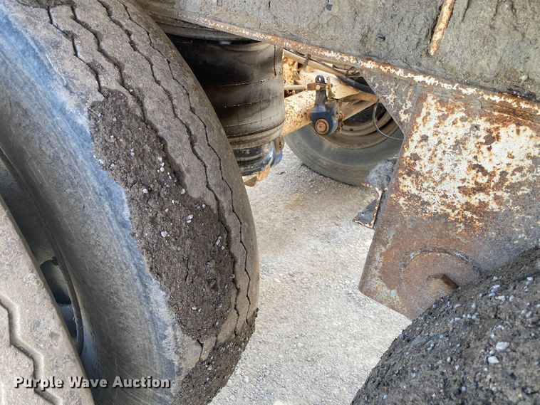 image for item DM4195 2002 Flowboy  bottom dump trailer