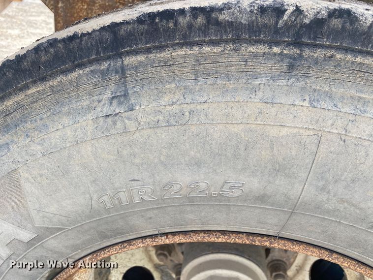 image for item DM4195 2002 Flowboy  bottom dump trailer