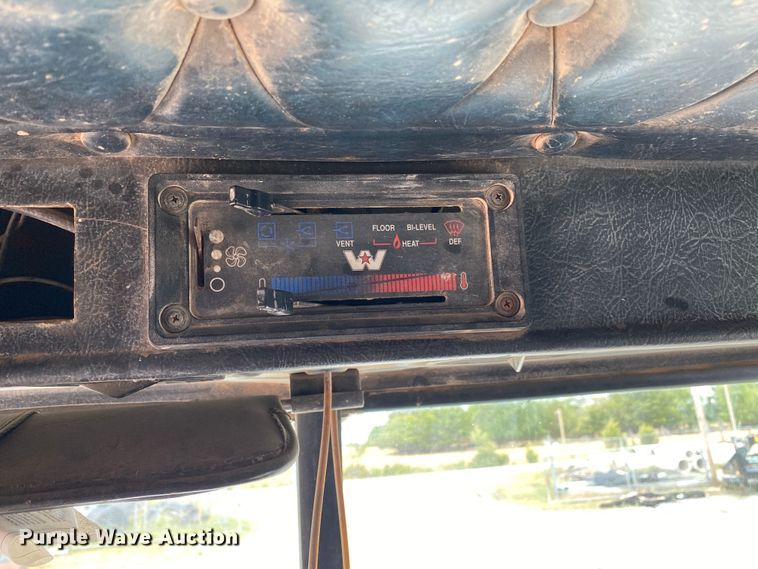 image for item DM4196 2001 Western Star 4964F  manure spreader truck