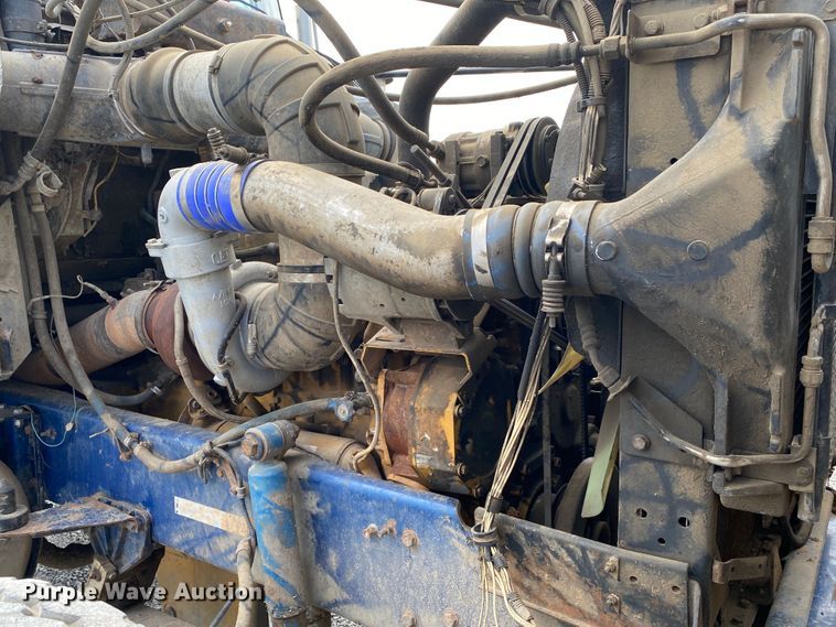 image for item DM4196 2001 Western Star 4964F  manure spreader truck