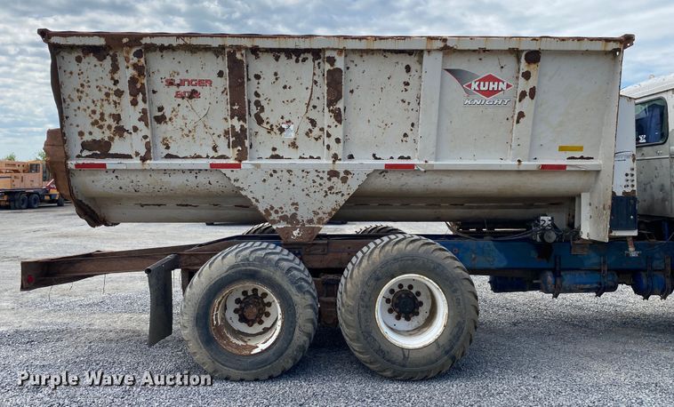 image for item DM4196 2001 Western Star 4964F  manure spreader truck