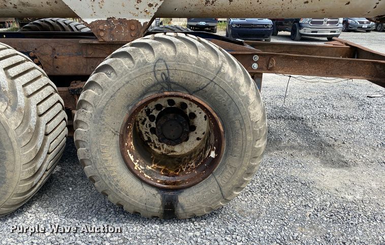 image for item DM4196 2001 Western Star 4964F  manure spreader truck