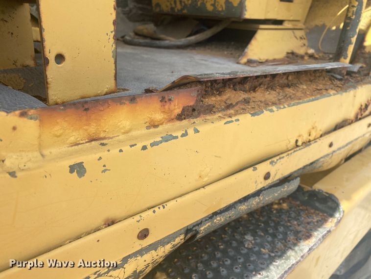 image for item DM4197 1989 Caterpillar 613C  elevating scraper