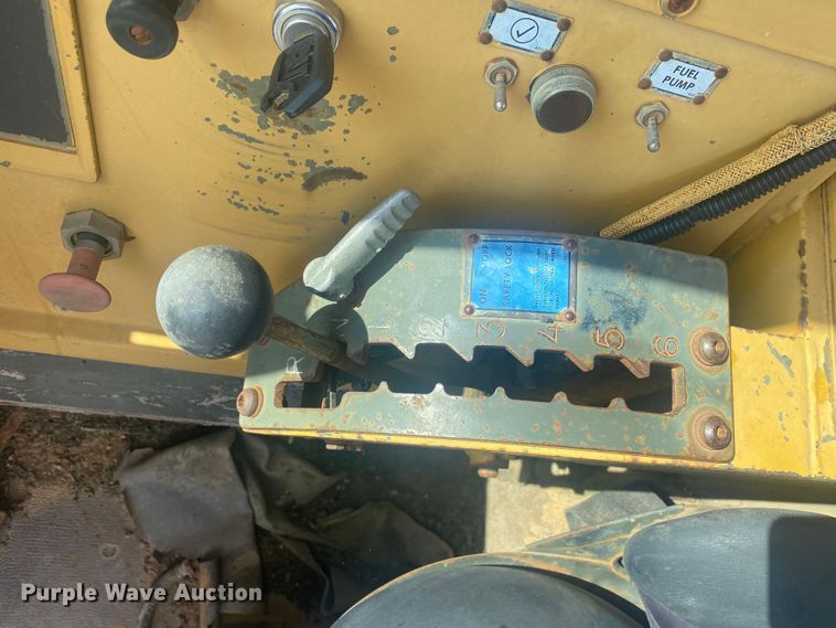 image for item DM4197 1989 Caterpillar 613C  elevating scraper