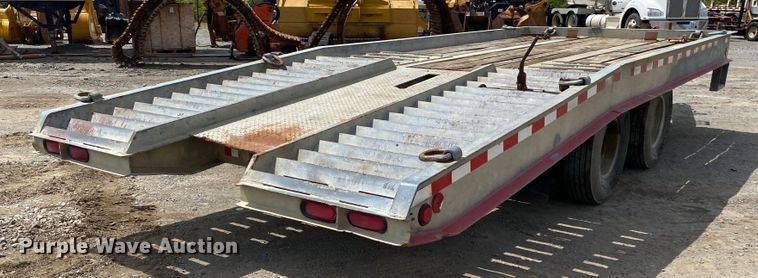 image for item DM4202 2003 American  equipment trailer