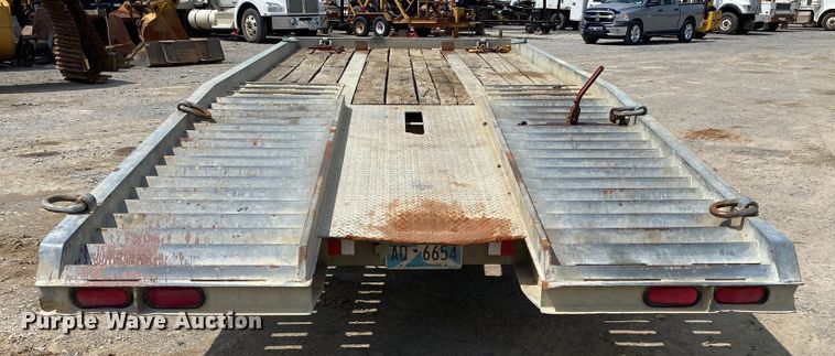 image for item DM4202 2003 American  equipment trailer