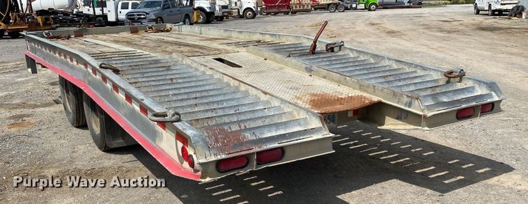 image for item DM4202 2003 American  equipment trailer