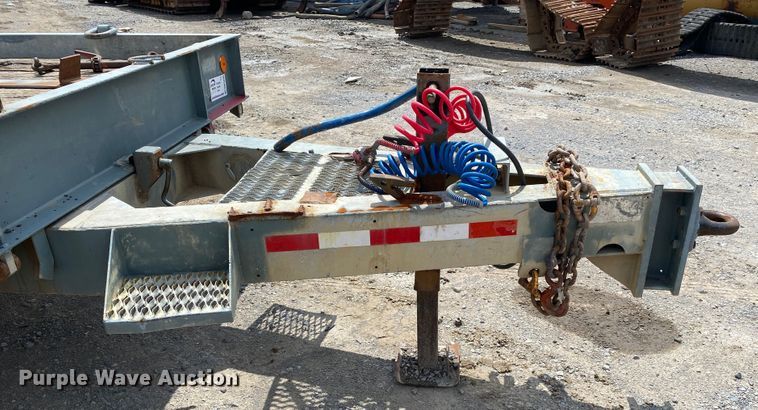 image for item DM4202 2003 American  equipment trailer