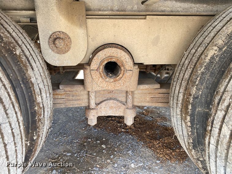 image for item DM4202 2003 American  equipment trailer