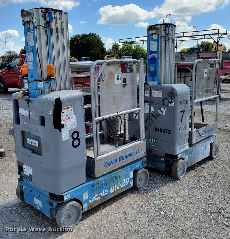 image for item DM7992 (2) Genie GR-20 scissor lifts