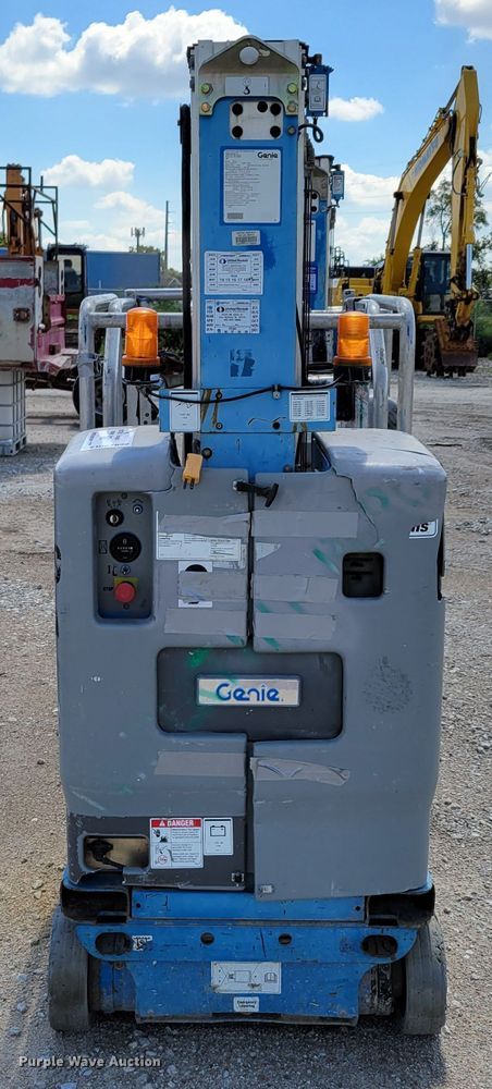 image for item DM7992 (2) Genie GR-20 scissor lifts