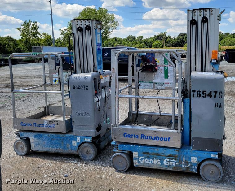 image for item DM7992 (2) Genie GR-20 scissor lifts