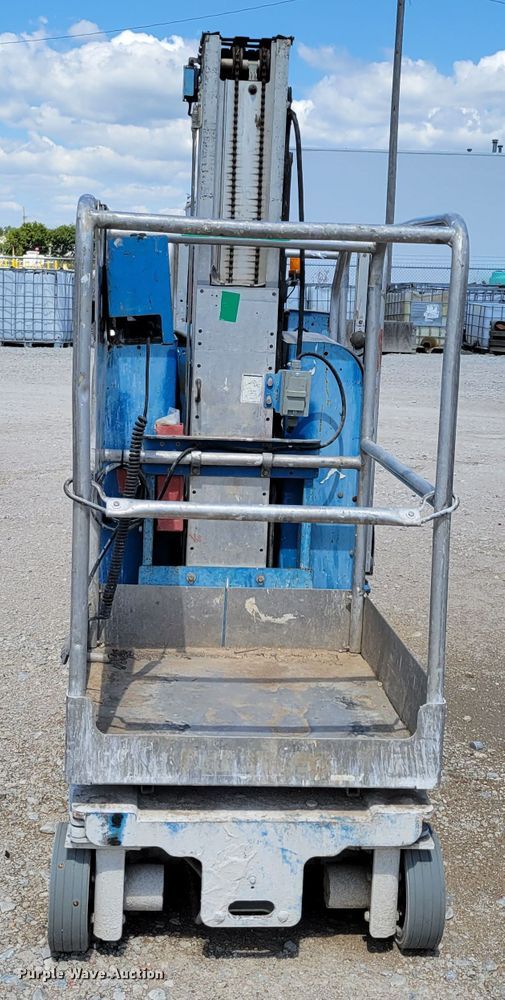 image for item DM7992 (2) Genie GR-20 scissor lifts