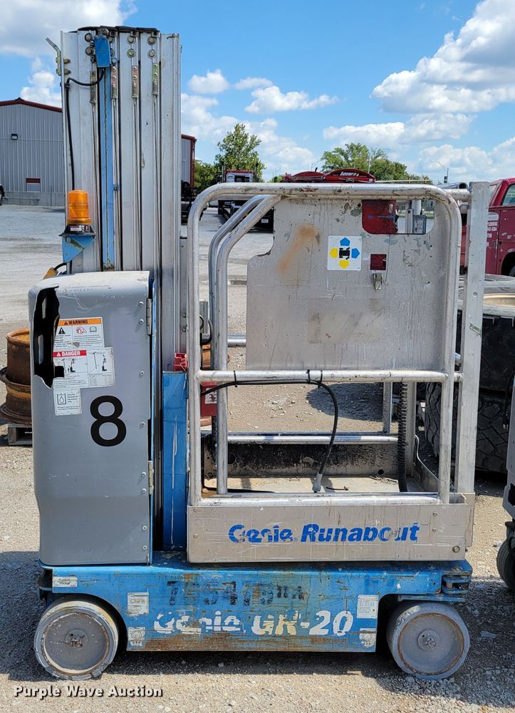 image for item DM7992 (2) Genie GR-20 scissor lifts