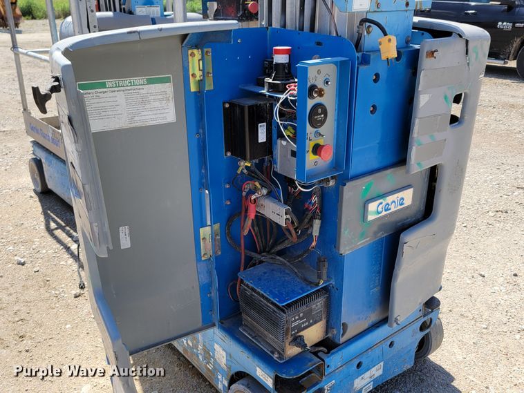 image for item DM7992 (2) Genie GR-20 scissor lifts