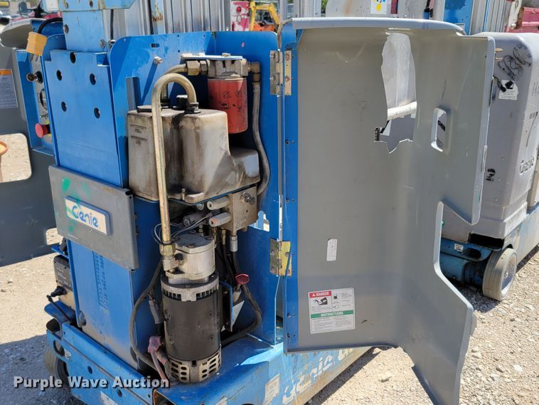 image for item DM7992 (2) Genie GR-20 scissor lifts