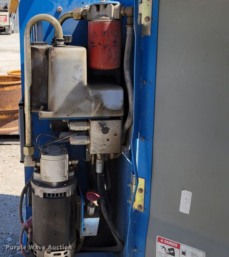 image for item DM7992 (2) Genie GR-20 scissor lifts