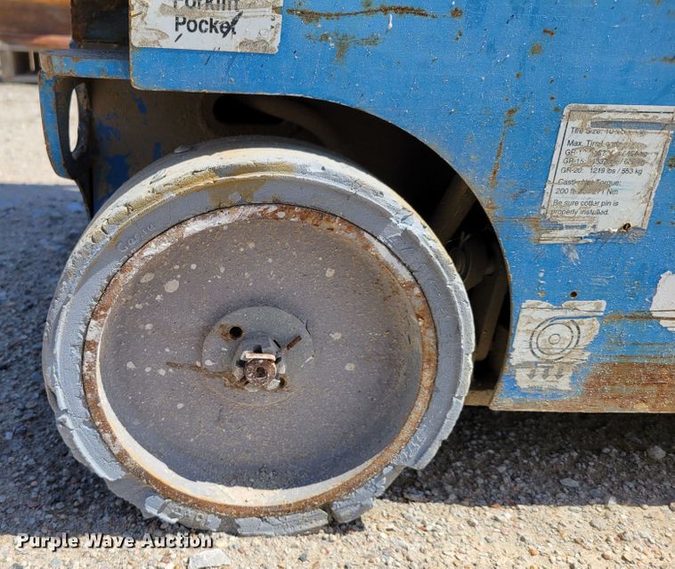 image for item DM7992 (2) Genie GR-20 scissor lifts