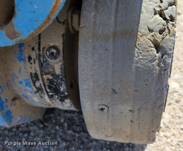 image for item DM7992 (2) Genie GR-20 scissor lifts