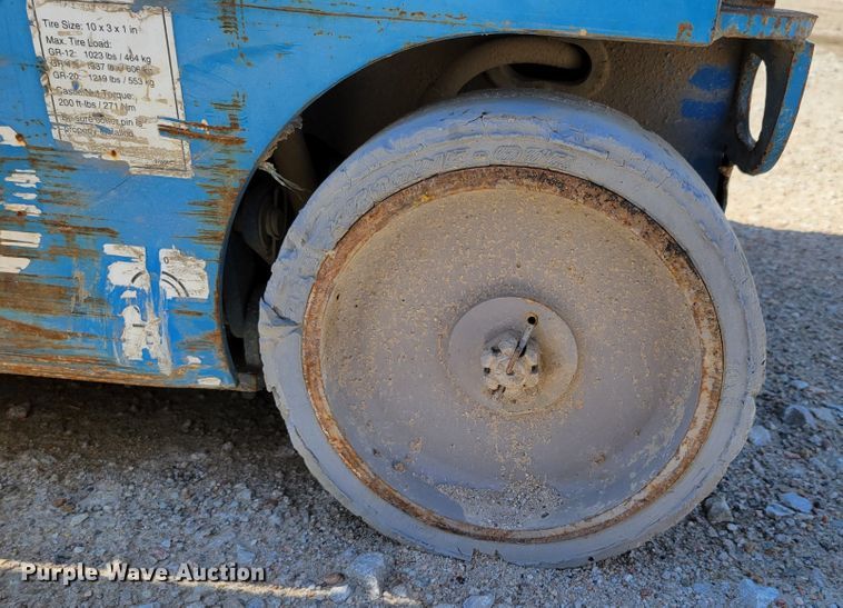 image for item DM7992 (2) Genie GR-20 scissor lifts