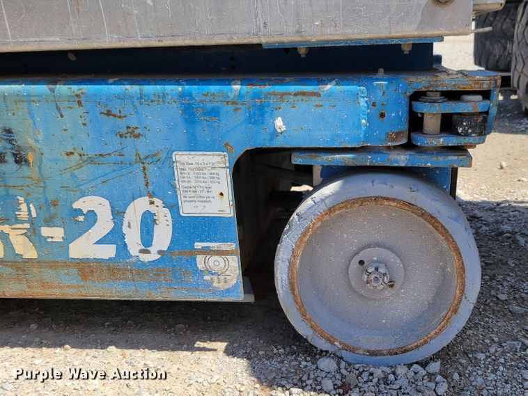 image for item DM7992 (2) Genie GR-20 scissor lifts