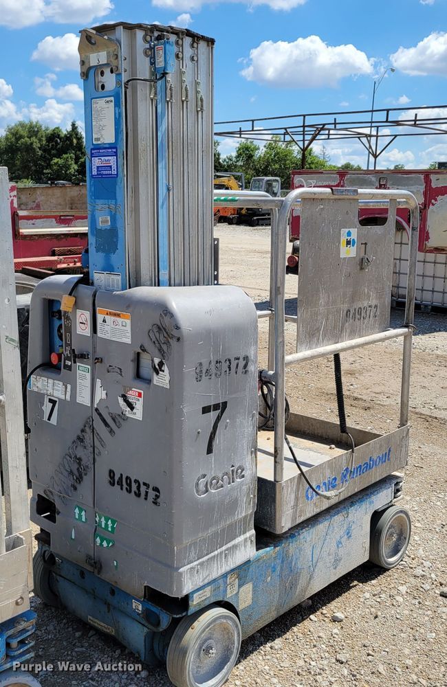 image for item DM7992 (2) Genie GR-20 scissor lifts