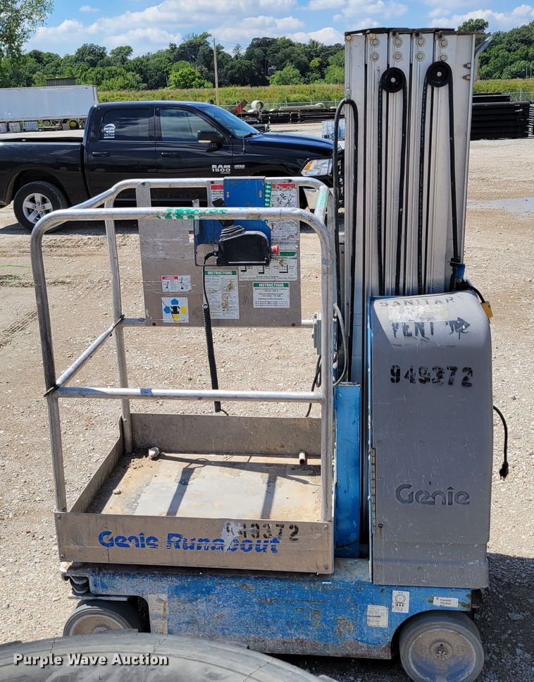 image for item DM7992 (2) Genie GR-20 scissor lifts