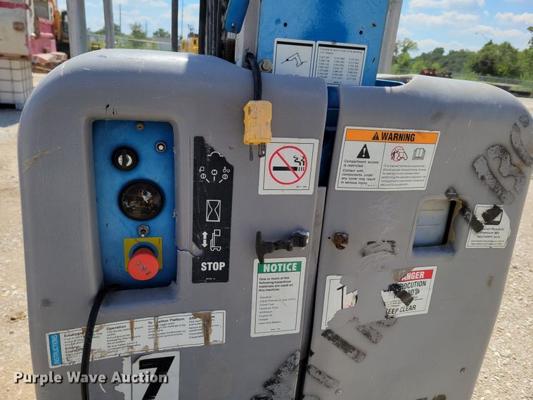 image for item DM7992 (2) Genie GR-20 scissor lifts