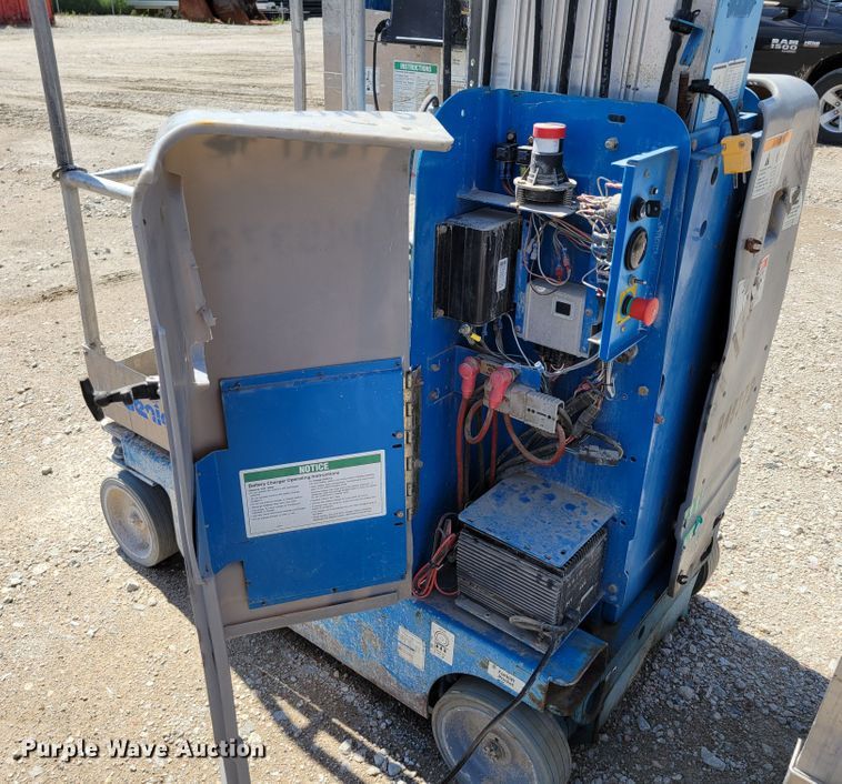 image for item DM7992 (2) Genie GR-20 scissor lifts