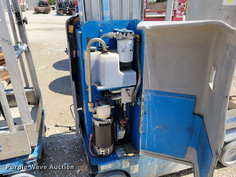 image for item DM7992 (2) Genie GR-20 scissor lifts