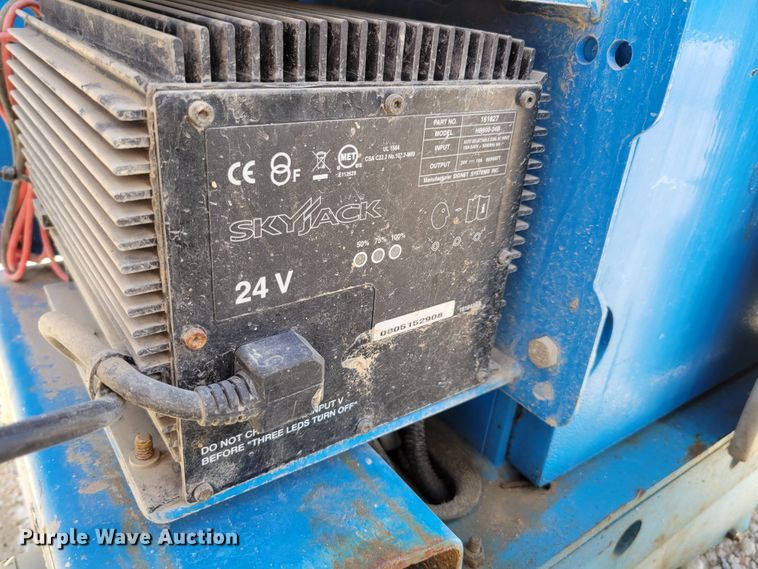 image for item DM7992 (2) Genie GR-20 scissor lifts