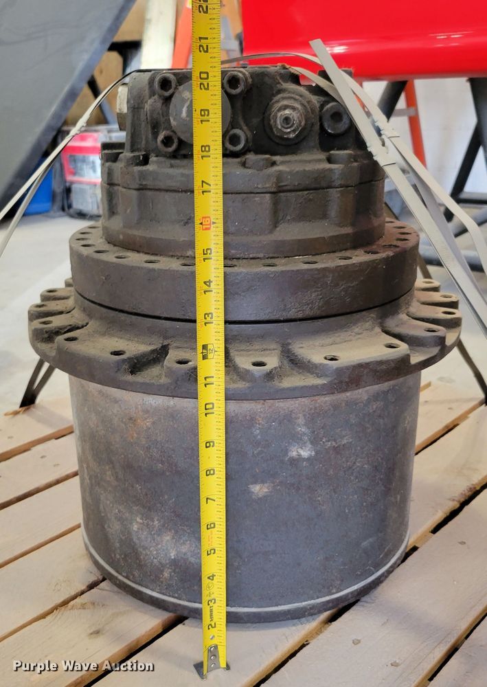 image for item DM7995 Kayaba Industry B0240-93032  final drive assembly