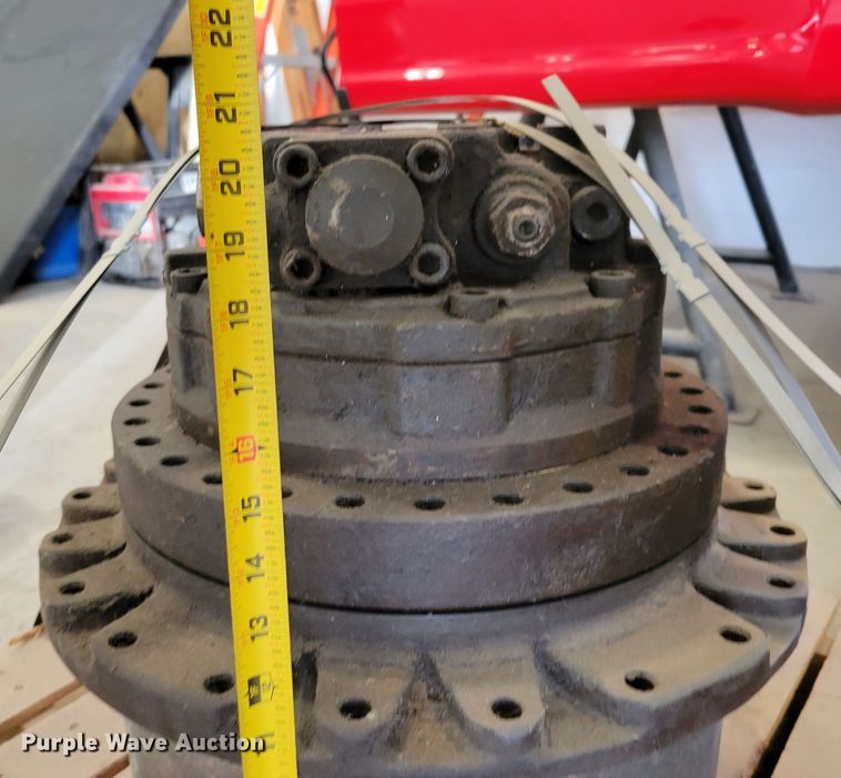 image for item DM7995 Kayaba Industry B0240-93032  final drive assembly