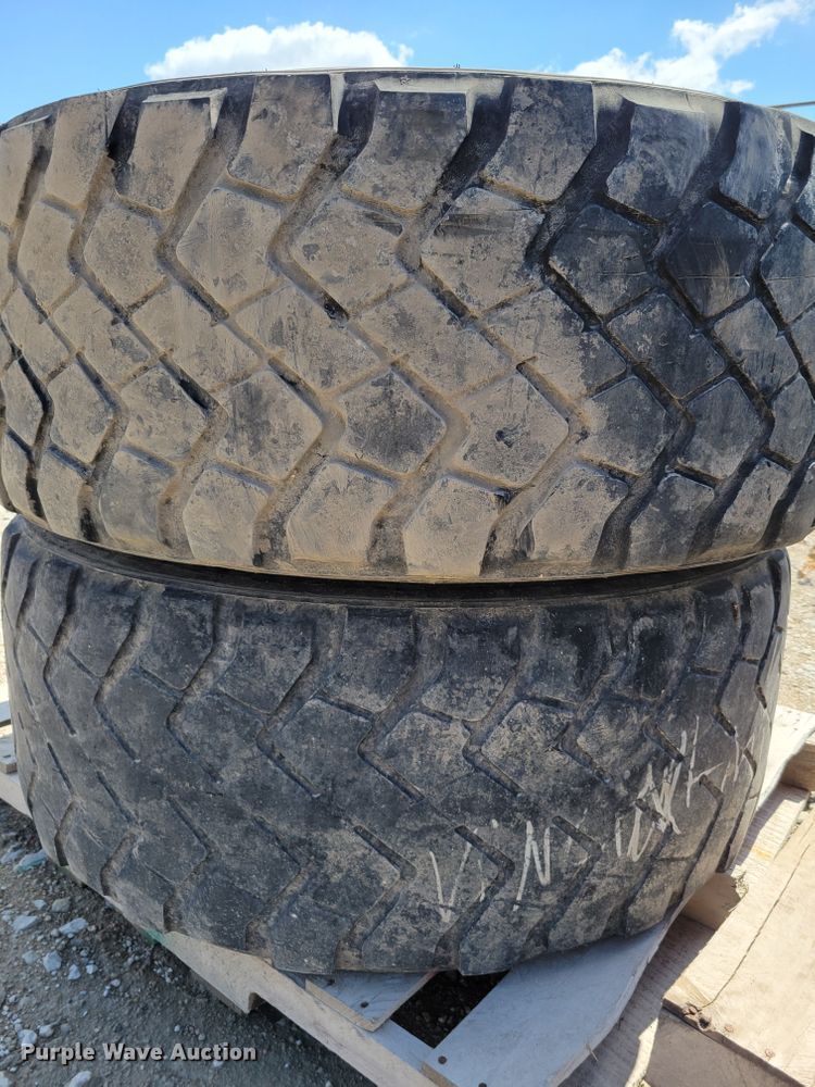 image for item DM7998 (4) Michelin tires and wheels