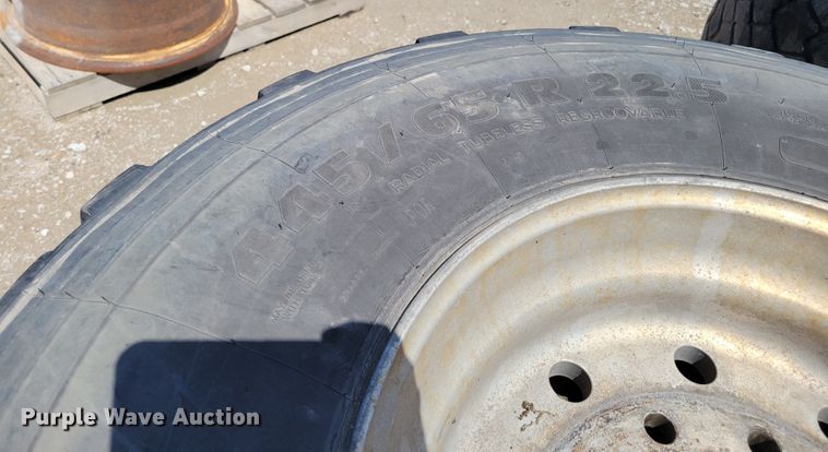 image for item DM7998 (4) Michelin tires and wheels